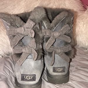 Grey bow uggs